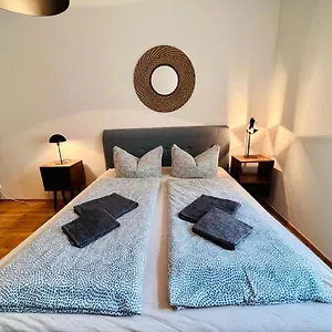 Alte Schoenhauser Lux Apartment